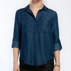 Saks  Fifth Avenue button down shirt Size M